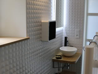 Le Mas du Bessin Gîte jaune Salle de bain douche